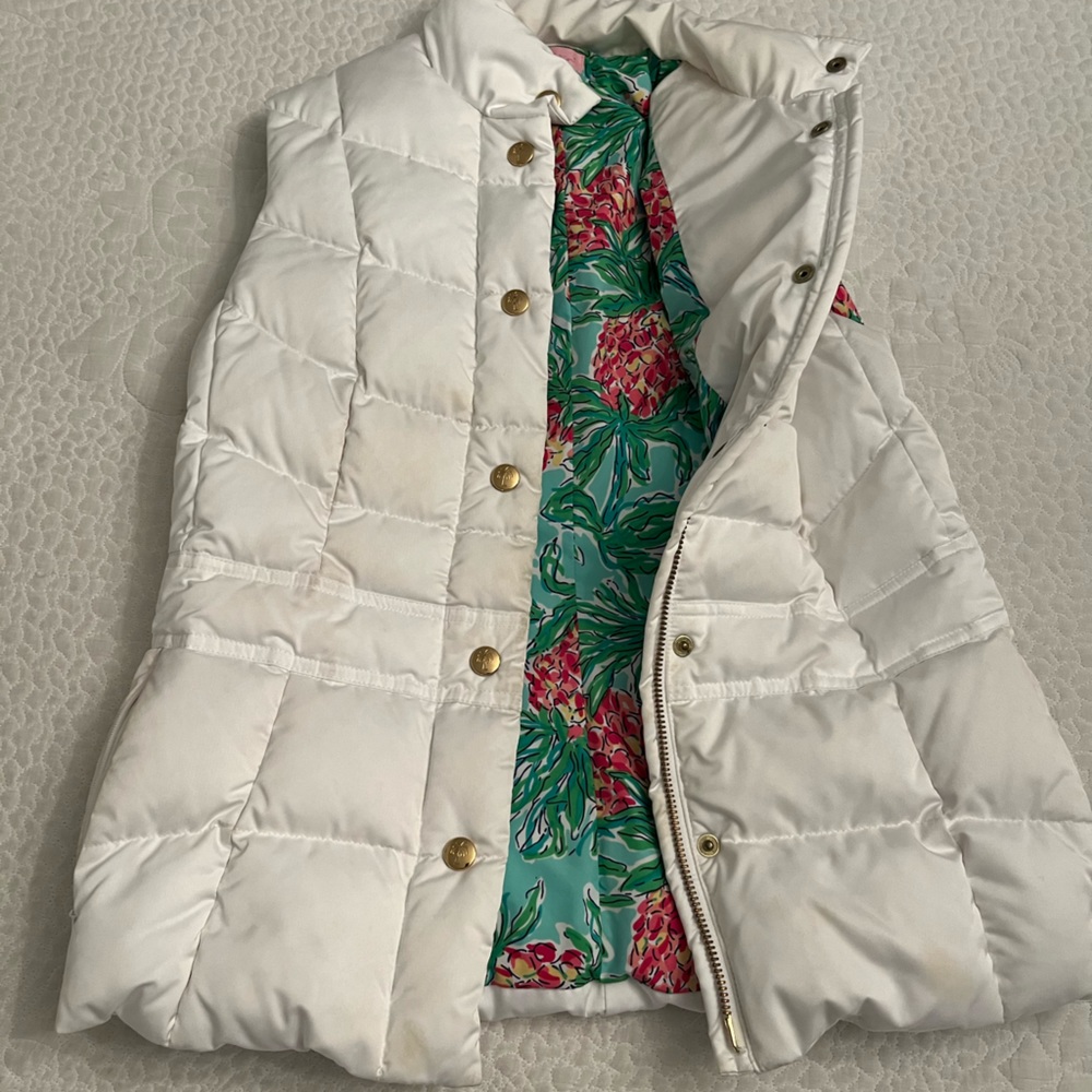 WHITE LILY PULITZER VEST - SIZE XS